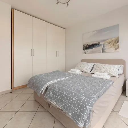 Celia Apartment *